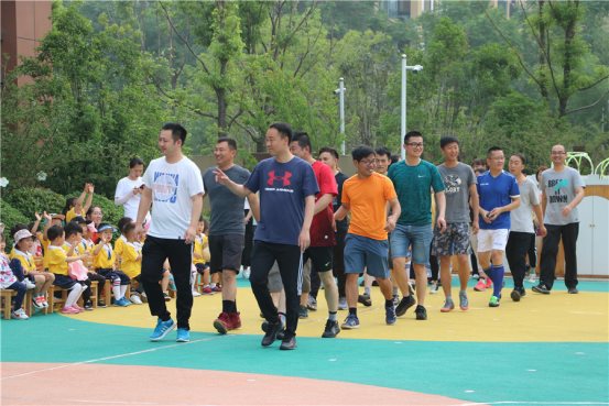 参赛队伍入场