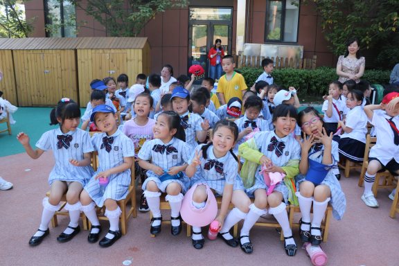 幼儿助威 (2)
