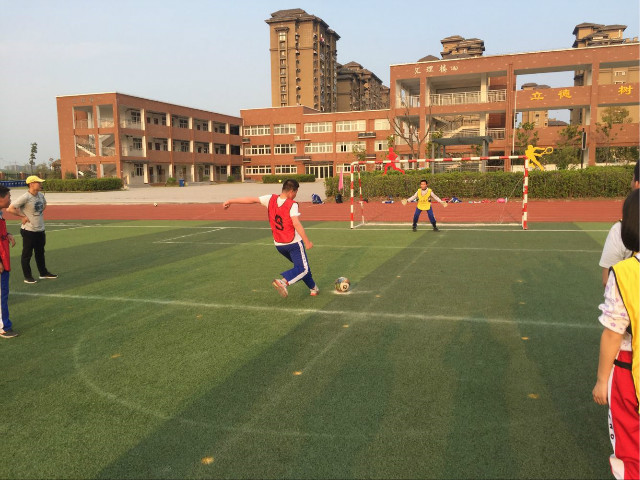 2018年班级足球联赛6.jpg