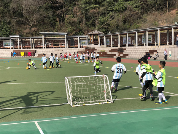 2019.3.15南京农业大学实验小学举行家长开放日足球校本课程观摩活动1.jpg