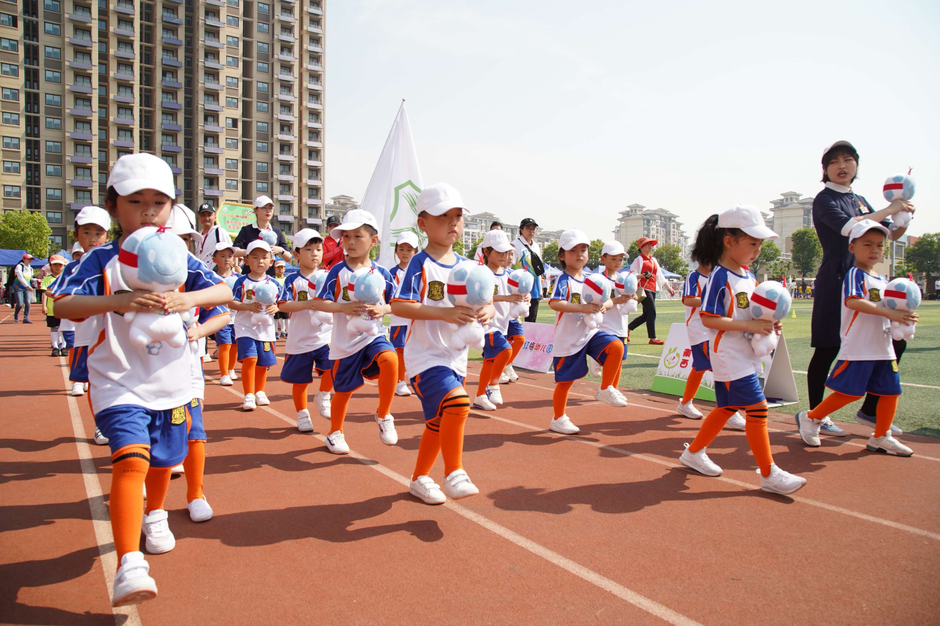 6adb3afa1dca4bc9a67dc1c33d12ee4f.jpg