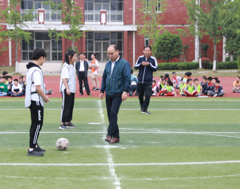 C:\Users\shenjian\Desktop\校园足球班级联赛\照片\开幕式\QQ截图20190517133504.png